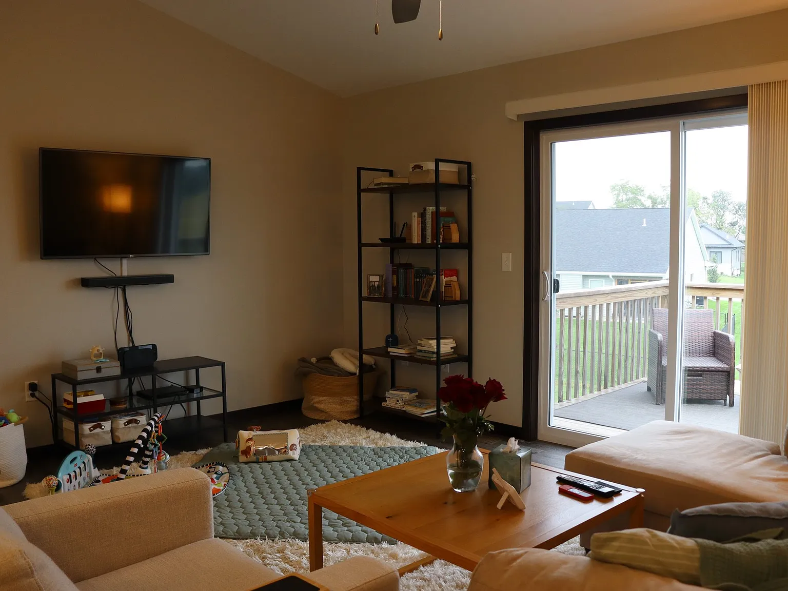 3 bed, 1657 sqft, $2,200 — Photo 3