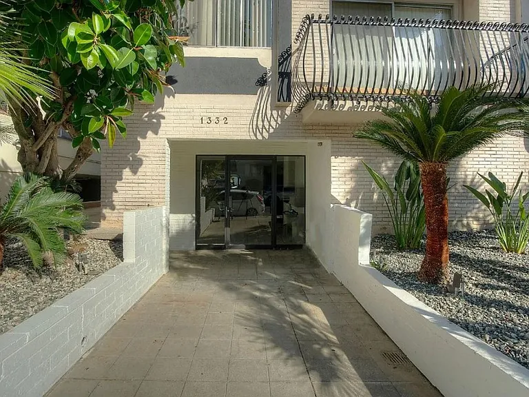 1332 N Vista St — Photo 10