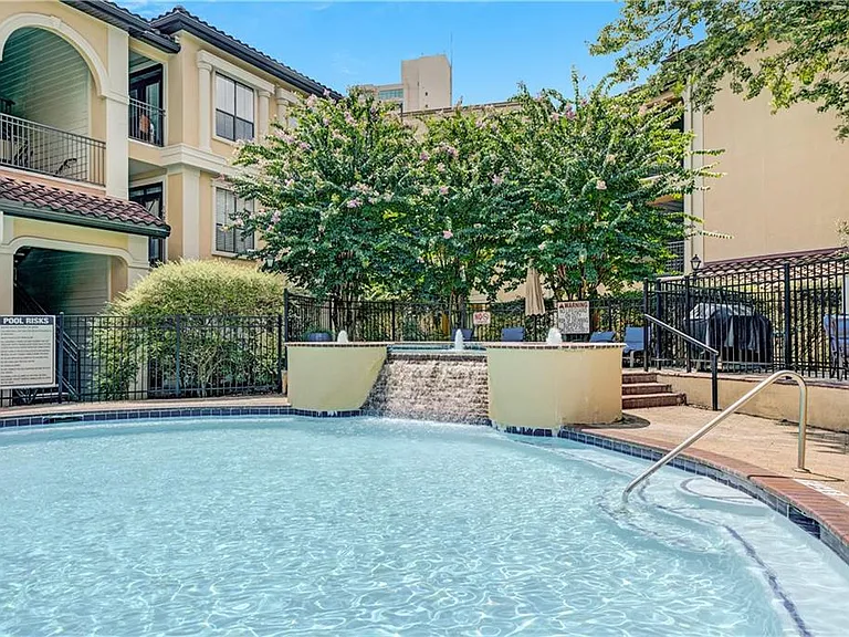 3777 Peachtree Rd NE #1733 — Photo 23