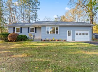 10 Dawn Dr, Glenville, NY 12302