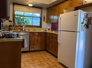 9025 SW Caroline Dr, Portland, OR 97225