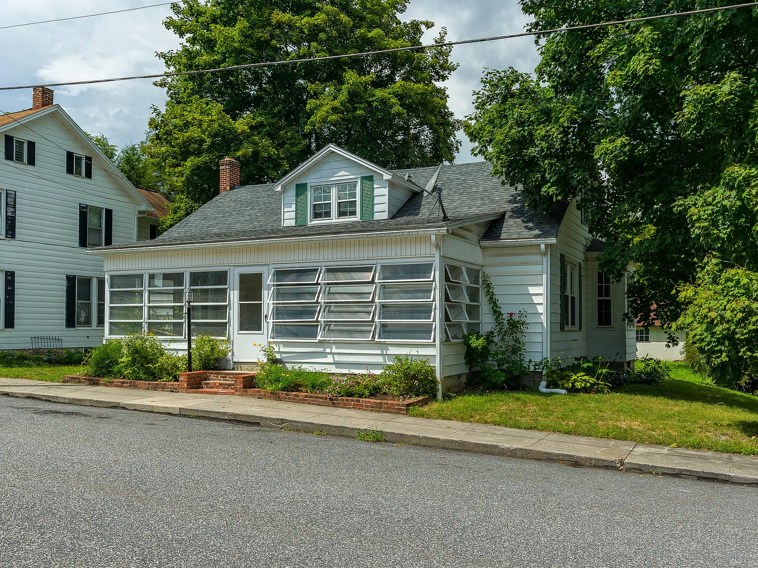 3 bed, 1675 sqft, $1,700 — Photo 3