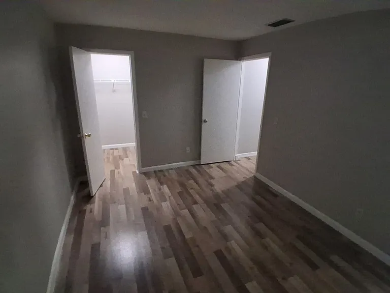 1409 Lake Ave — Photo 2