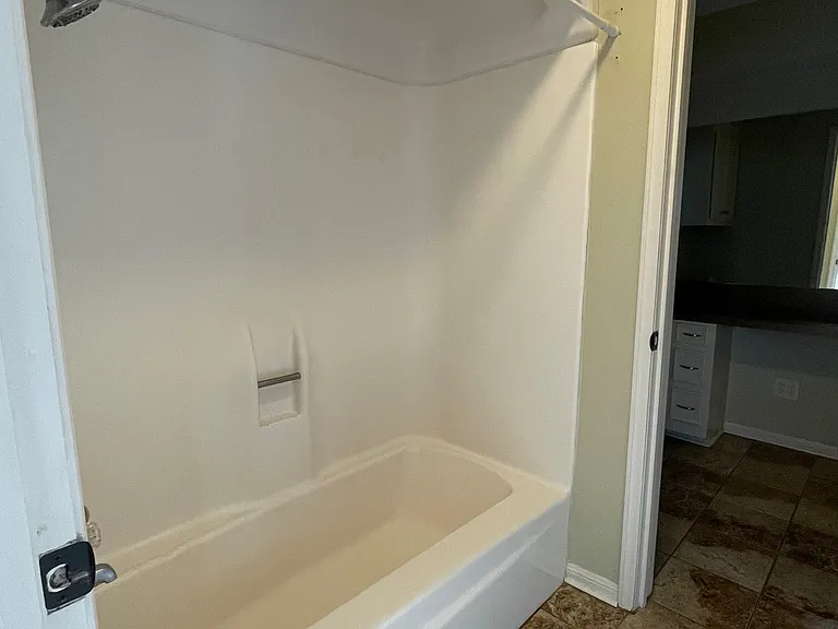 526 E Orange St #3 — Photo 5
