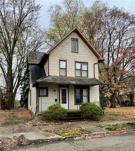 152 Saint Clair Ave SE, New Philadelphia, OH, 44663