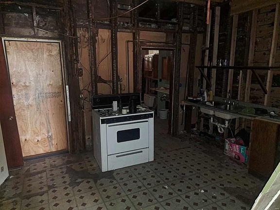 5th image of 6609 S Broadway