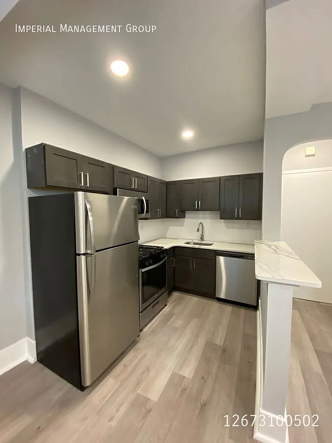 Vernon Park - Apt. 2D — Photo 4