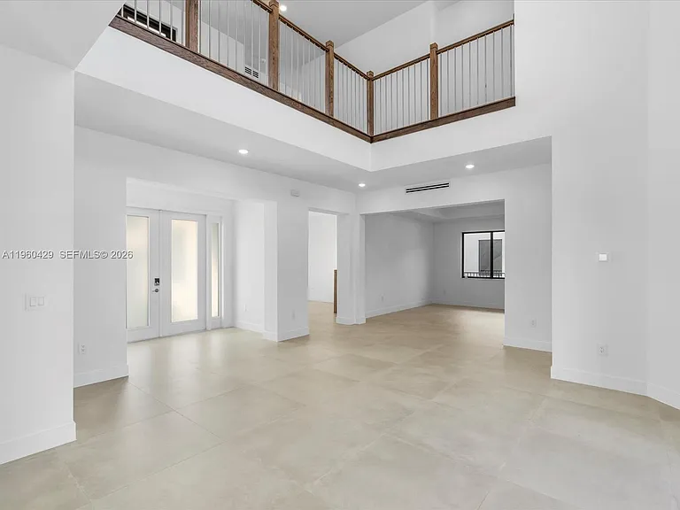 19701 NE 16th Pl — Photo 25