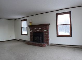 42 Stonehenge Dr, Henniker, NH 03242