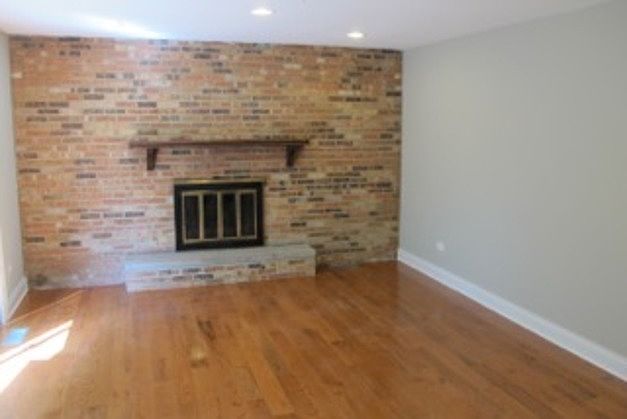 2nd image of 701 N Point Dr