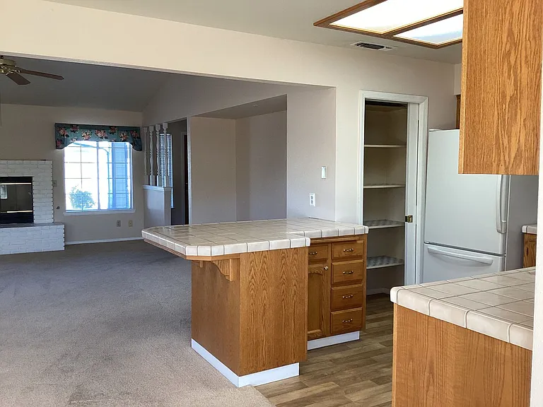 6589 N Maroa Ave #114 — Photo 11