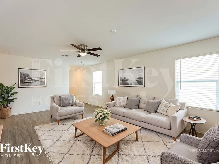 1335 White Willow — Photo 4