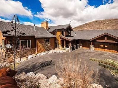 1st image of 2025 Paddington Dr