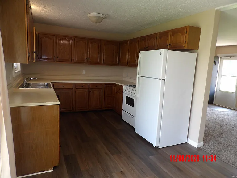 810 W Lincoln St — Photo 23