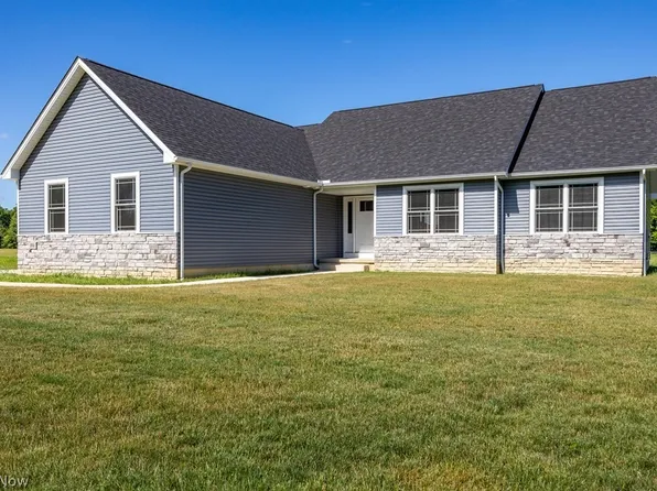 18748 Mennell Rd, Grafton, OH 44044