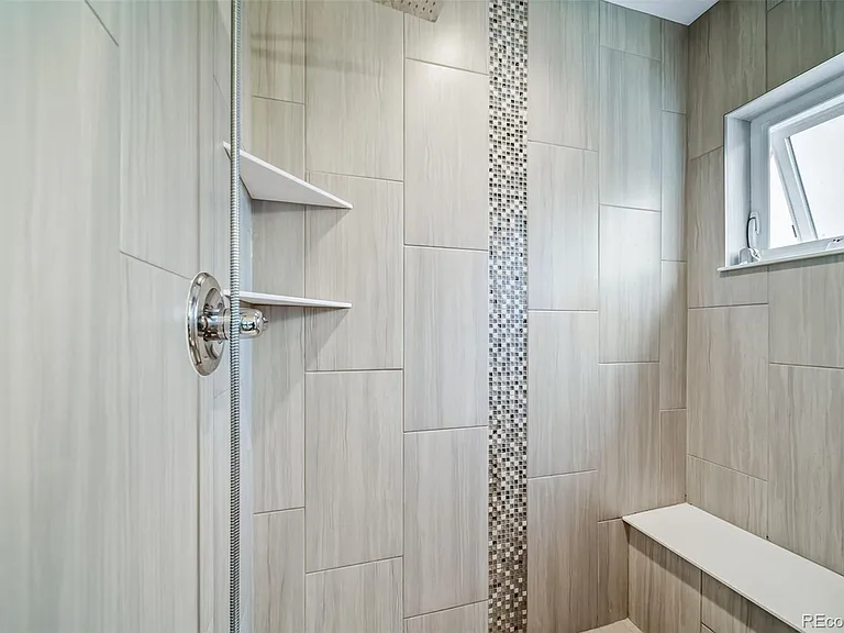 435 S Forest St #6 — Photo 26