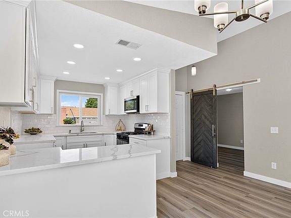 5th image of 29396 Reading Rd