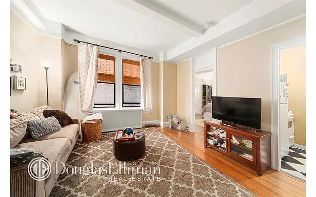 Rented by Douglas Elliman | media 14