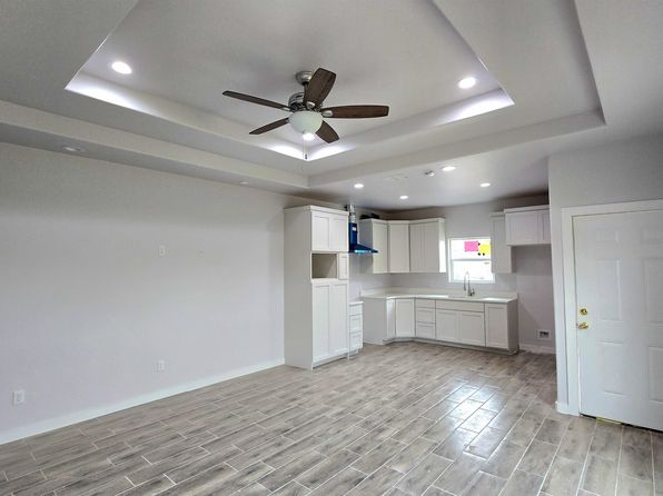 laredo-texas-447524060 picture