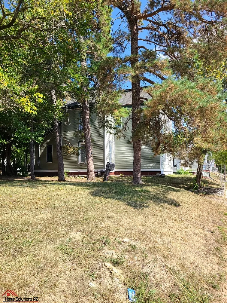208 Randolph St photo 1
