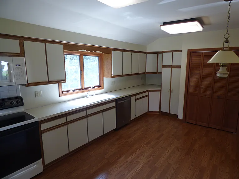 41 Flat Swamp Rd #A — Photo 8