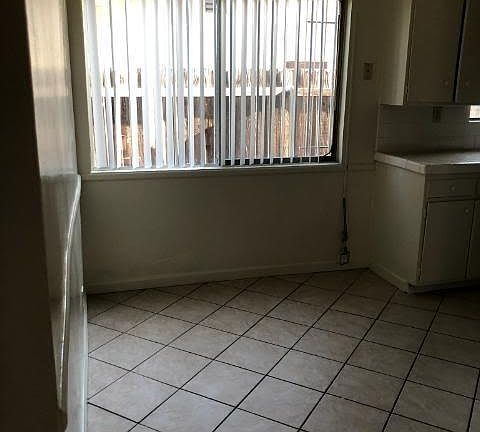 5th image of 619 S Chapel Ave #2