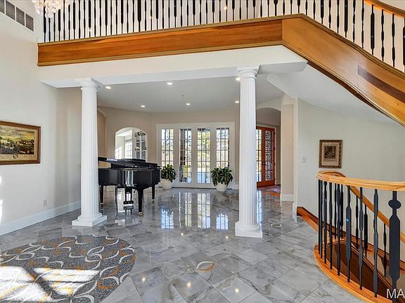 3rd image of 9998 Litzsinger Rd