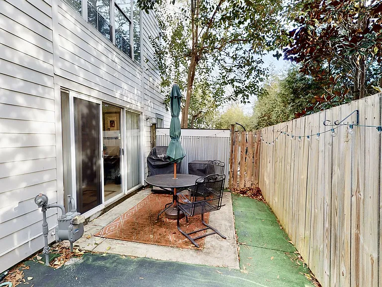 2061 Atherton Heights Ln — Photo 19