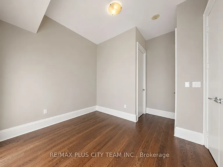 29 Queens Quay E #Townhouse 122 — Photo 20