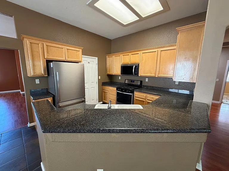 6425 Rabbit Hollow Way — Photo 8