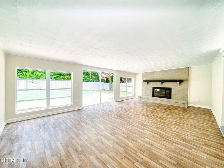 2517 Palm Ave — Photo 17