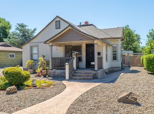 317 NE B St, Grants Pass, OR 97526