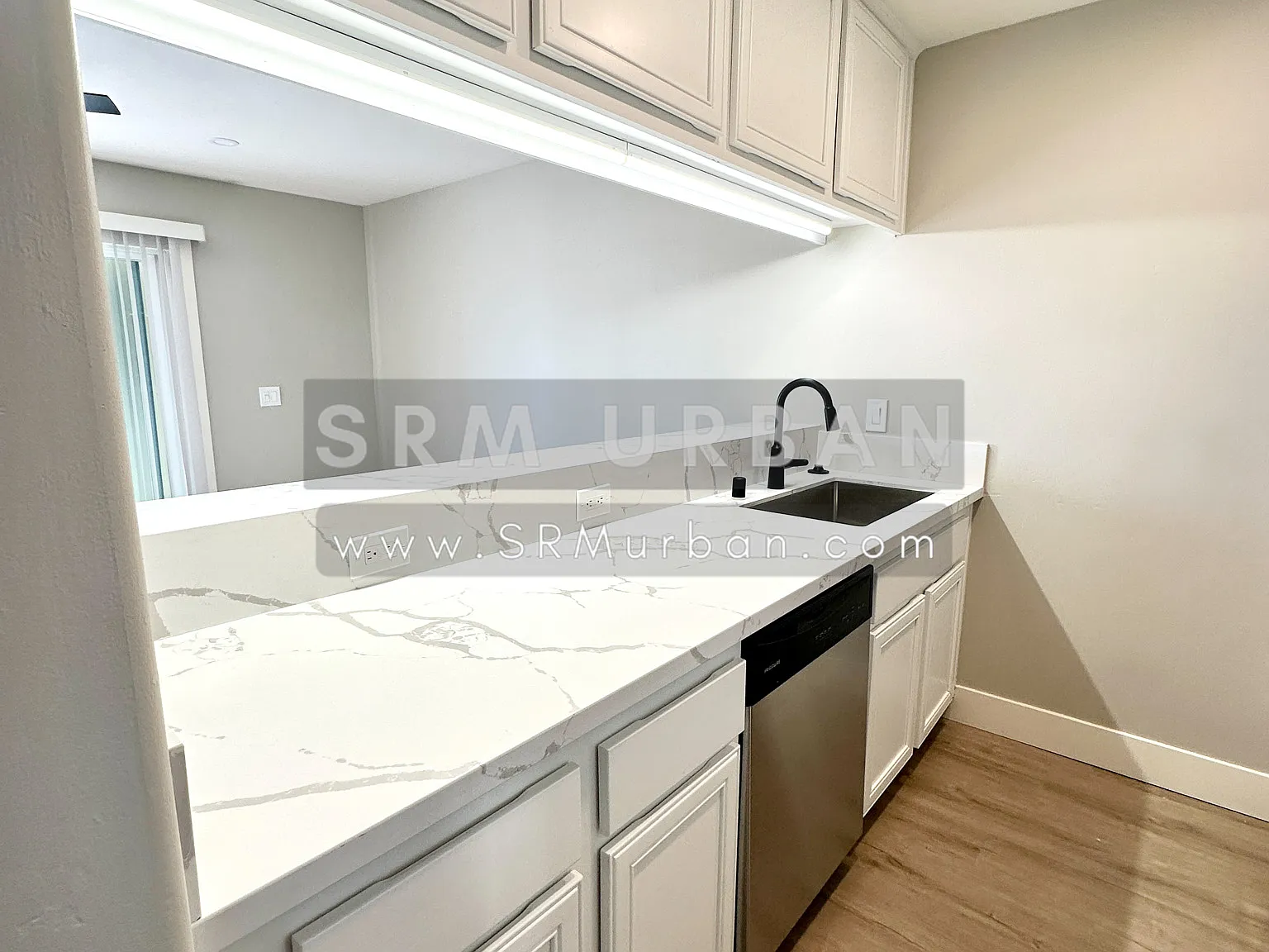 2 bed, 1.5 bath, 900 sqft, $2,745 — Photo 2
