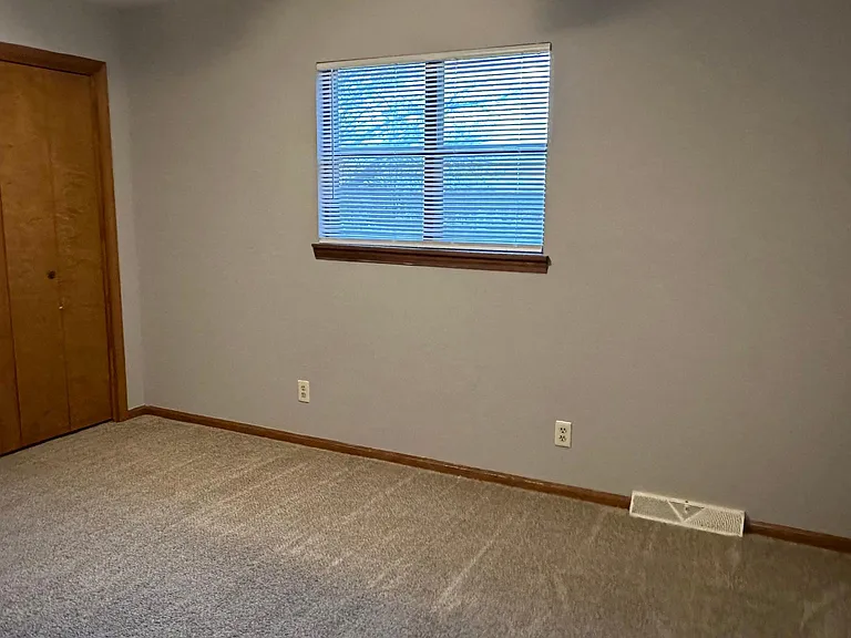 2801 W Broadway #R-3 — Photo 7