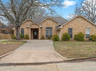 370 Willow Cv, Paris, TX 75462