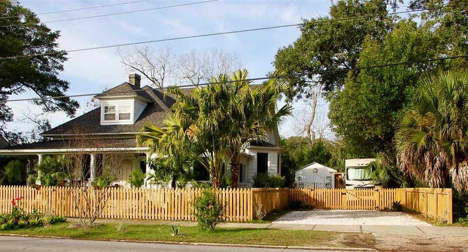 1st image of 1310 Cypress St