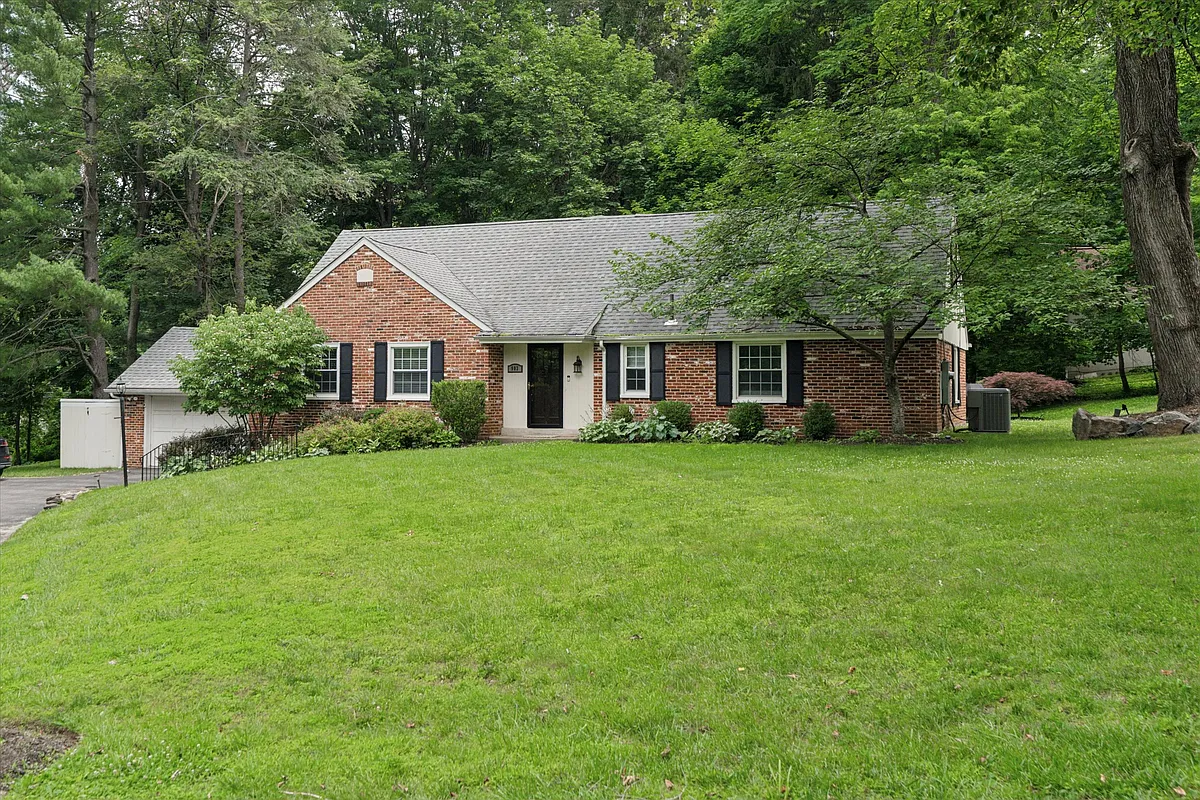 Building Photo - 903 Sulgrave Ln