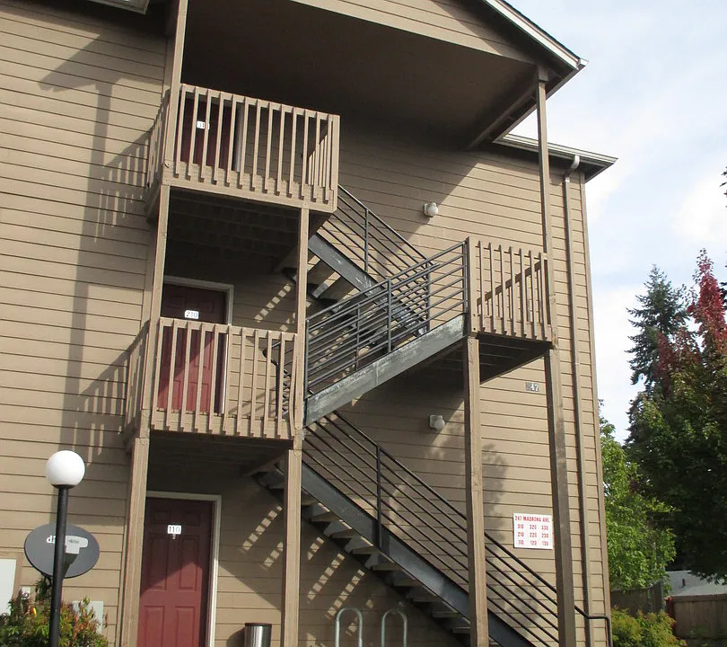 247 Madrona Ave SE #120