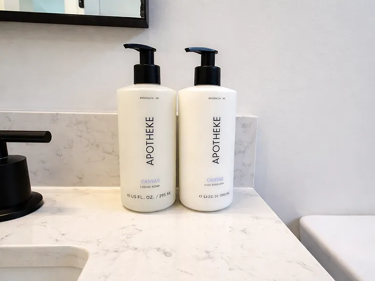 High-quality, super luxurious Apotheke bath products to leave hair, skin and hands soft and smelling amazing!