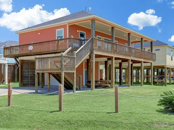 934 S Cove, Crystal Beach, TX 77650