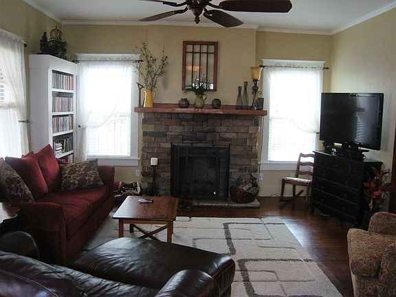 4th image of 1714 Ashland Ave