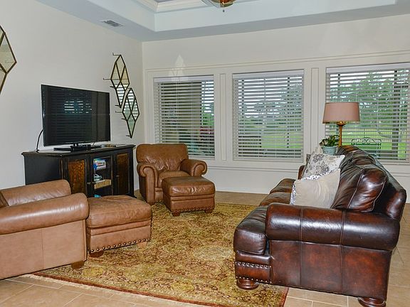 3rd image of 65 Bethpage Dr