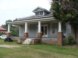 520 3rd St SW, Moultrie, GA 31768