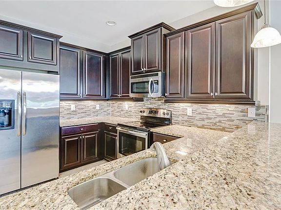 4th image of 14788 Sutherland Ave #419