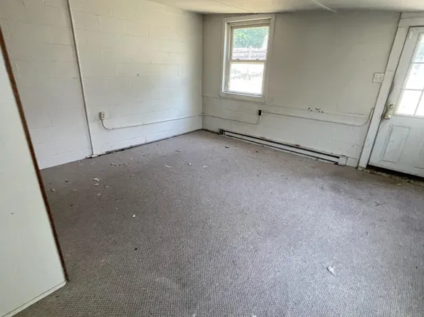 19 N Vermont St, Williamsport, MD 21795