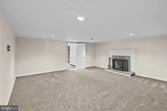 10652 Quarterstaff Rd — Photo 15