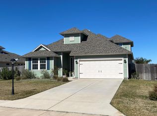 117 Dream Oak Dr, Rockport, TX 78382
