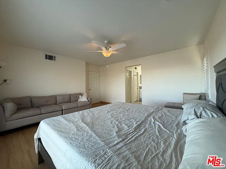 719 W Avenue Q10 — Photo 22