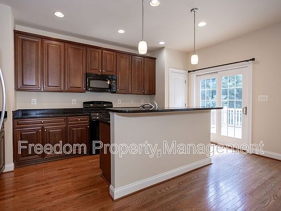 4th image of 16021 Pitner St
