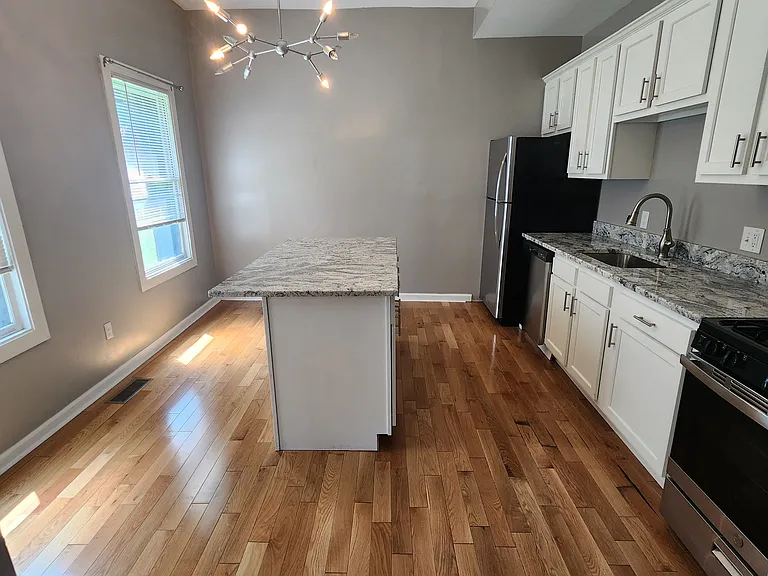 115 W 2nd Ave #A — Photo 9